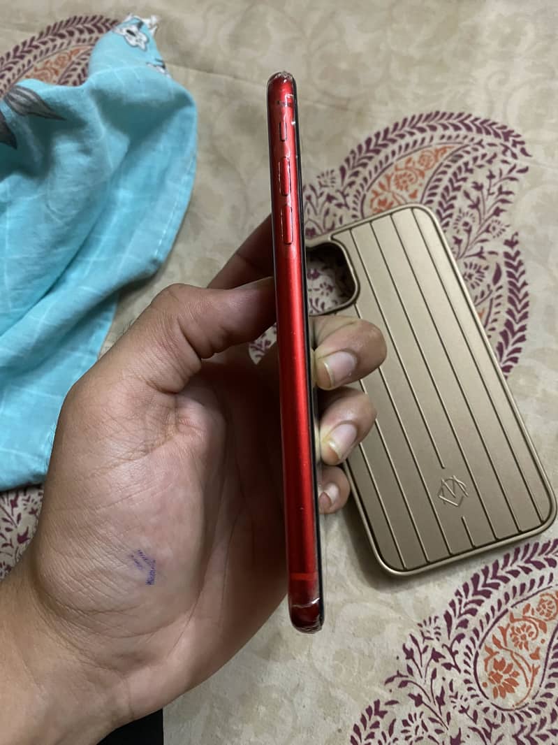 Apple iPhone 11 3