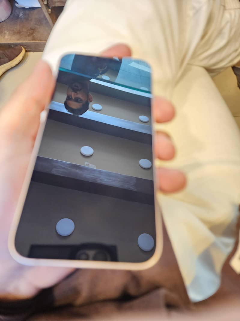 Apple iPhone 13 2