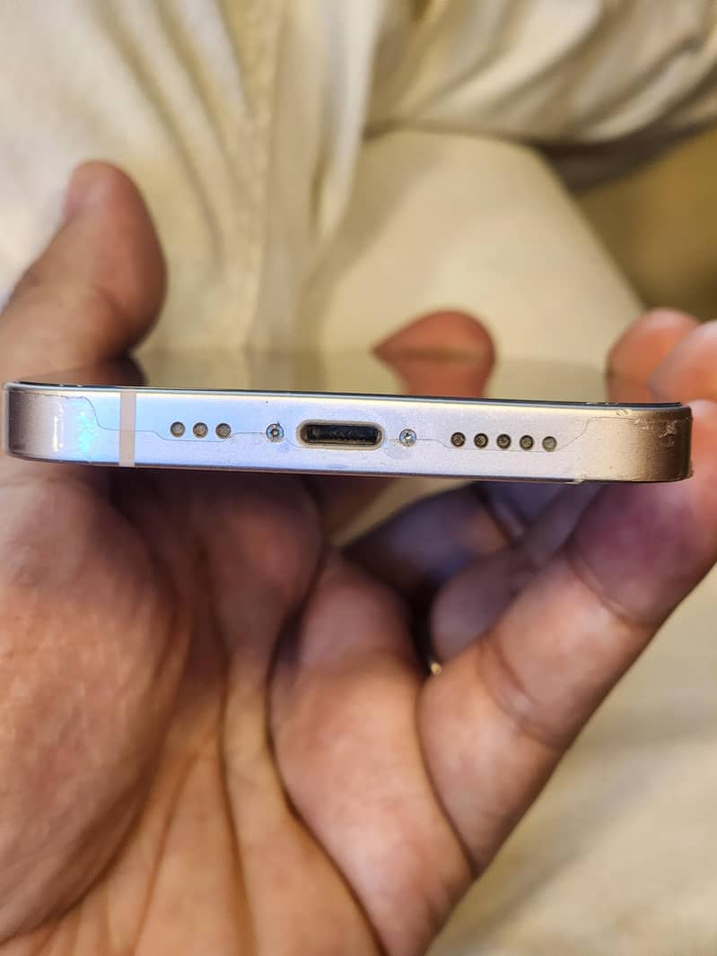 Apple iPhone 13 6