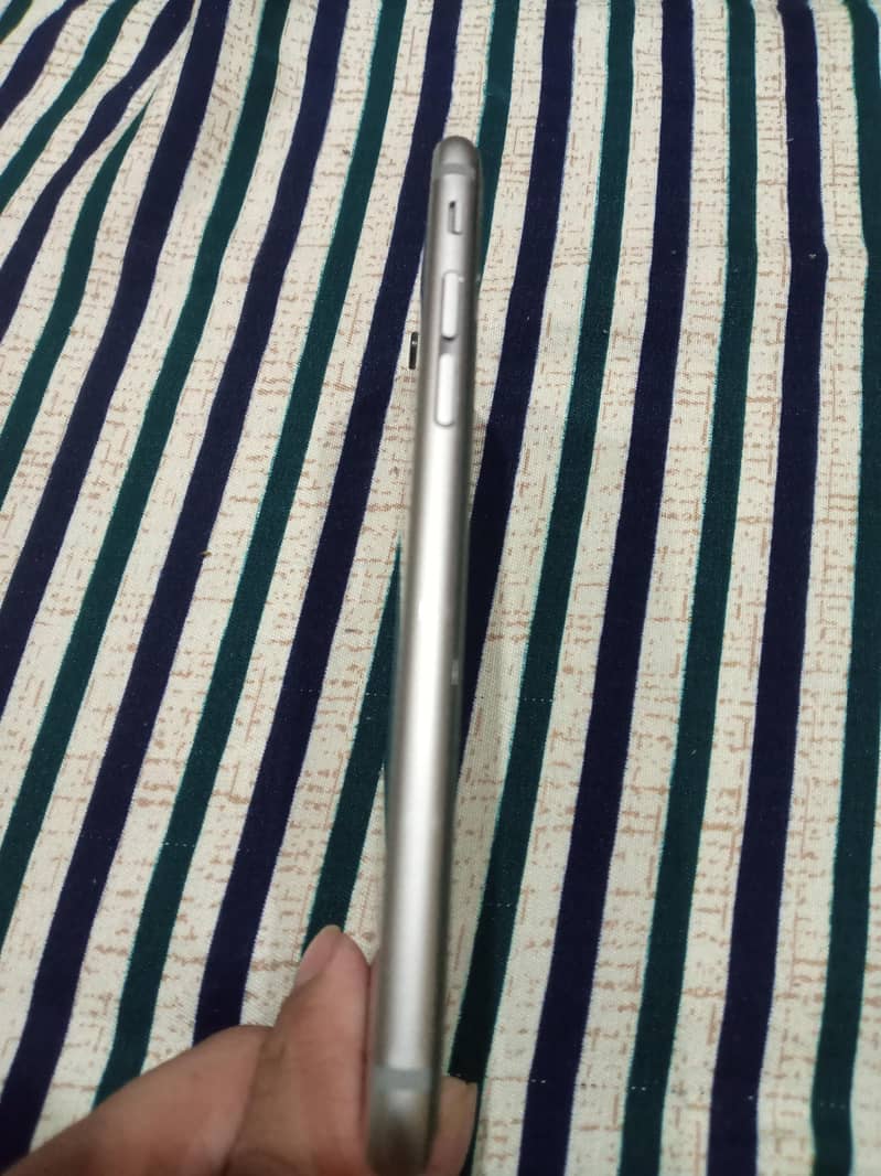 Apple iPhone 6S 1