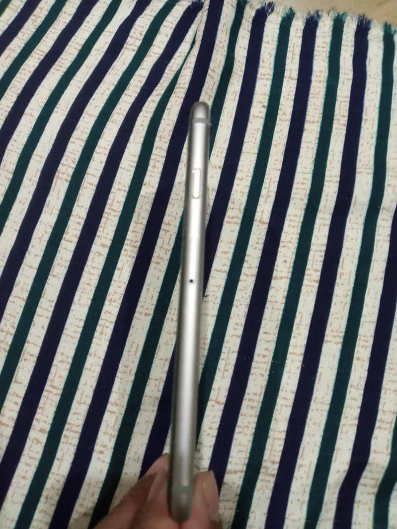 Apple iPhone 6S 3