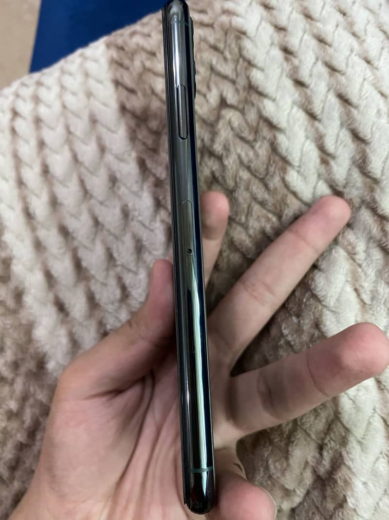 Iphone 11 pro max 2