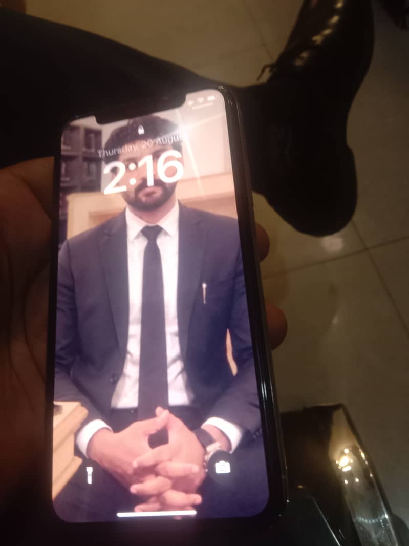 Apple iPhone X 4