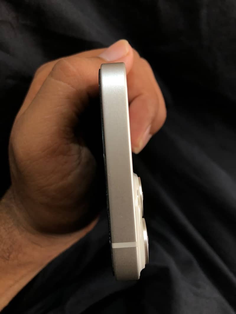 Apple iPhone 14 3