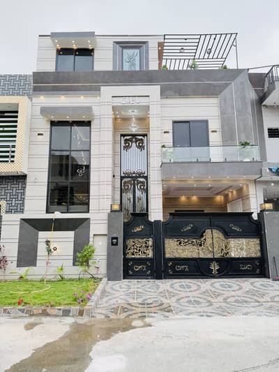 5.5 Marla Brand New Quality Construction House For Sale !