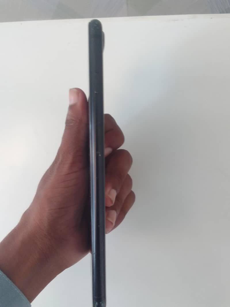 Apple iPhone 7 Plus 1