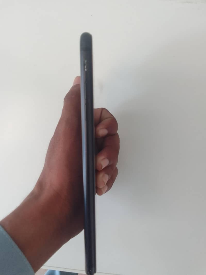Apple iPhone 7 Plus 2