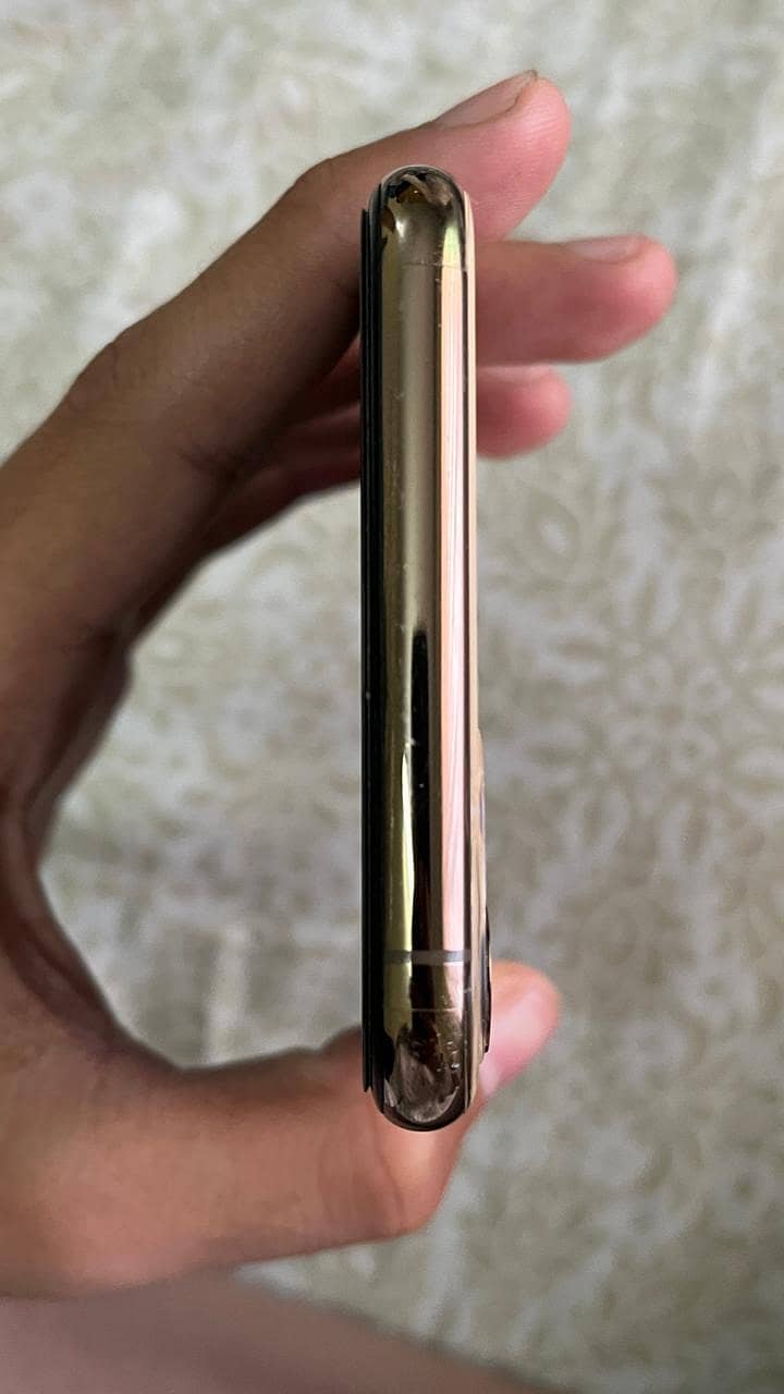 Apple iPhone 11 Pro Max 2