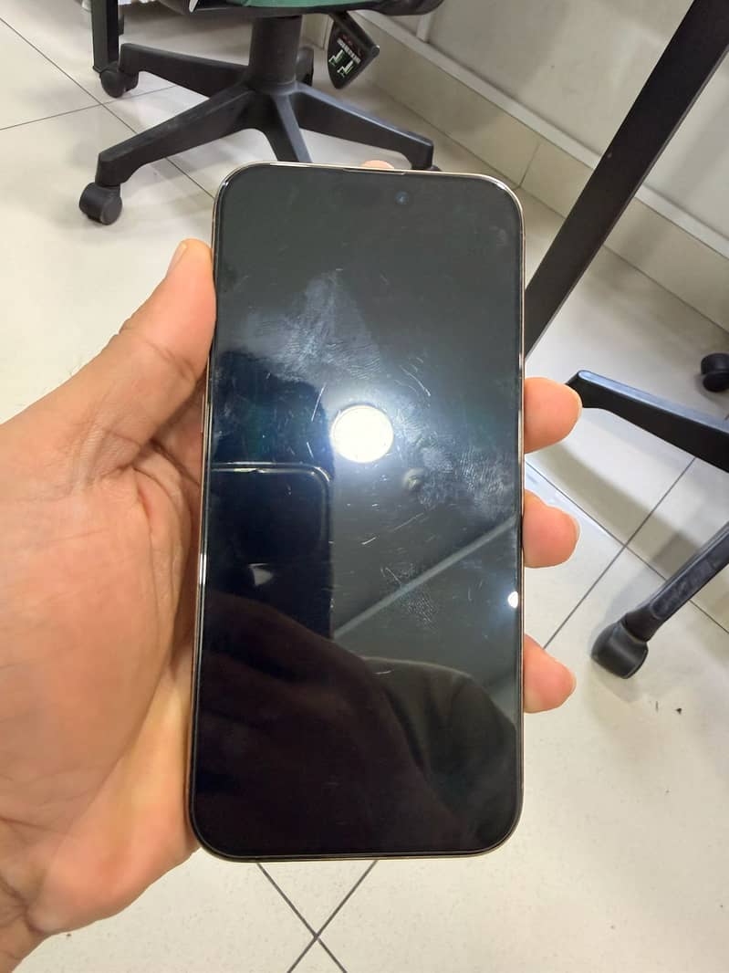 Apple iPhone 16 Pro Max 5