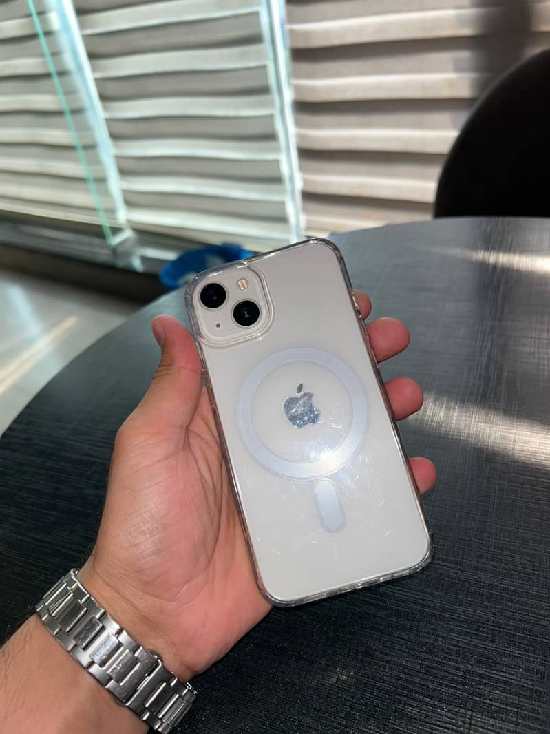 Apple iPhone 13 6