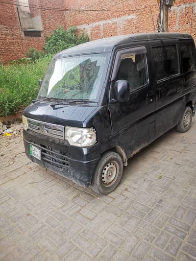 Mitsubishi Minicab Bravo 2013
