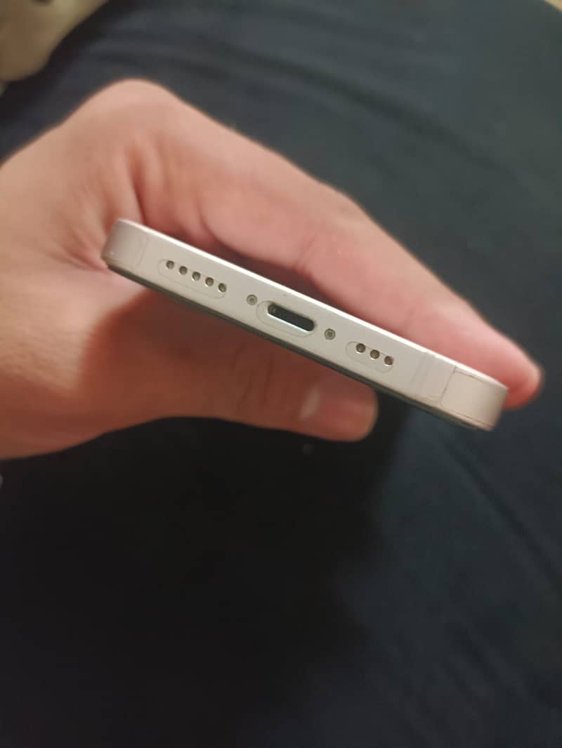 Apple iPhone 13 2