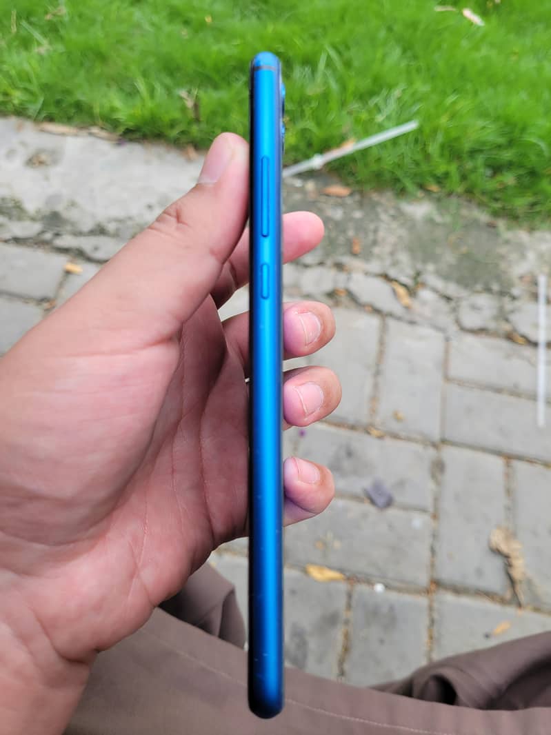 Honor 8X 4