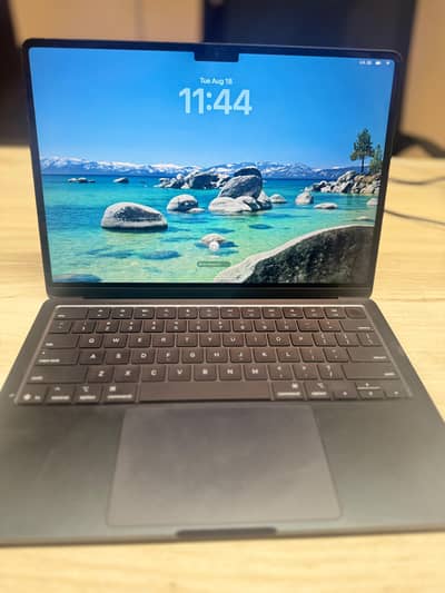 MacBook Air M4 2025 13.6” | 16GB/256GB | Midnight | Warranty | Box