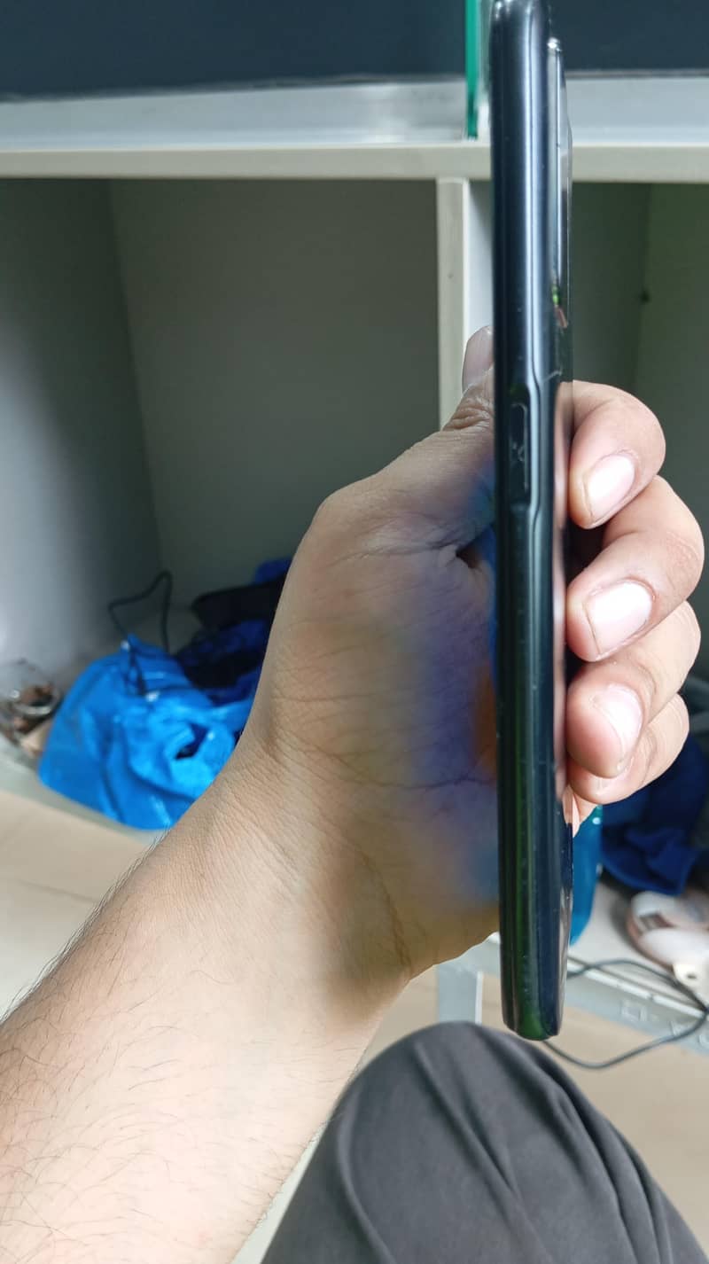 OPPO A76 1