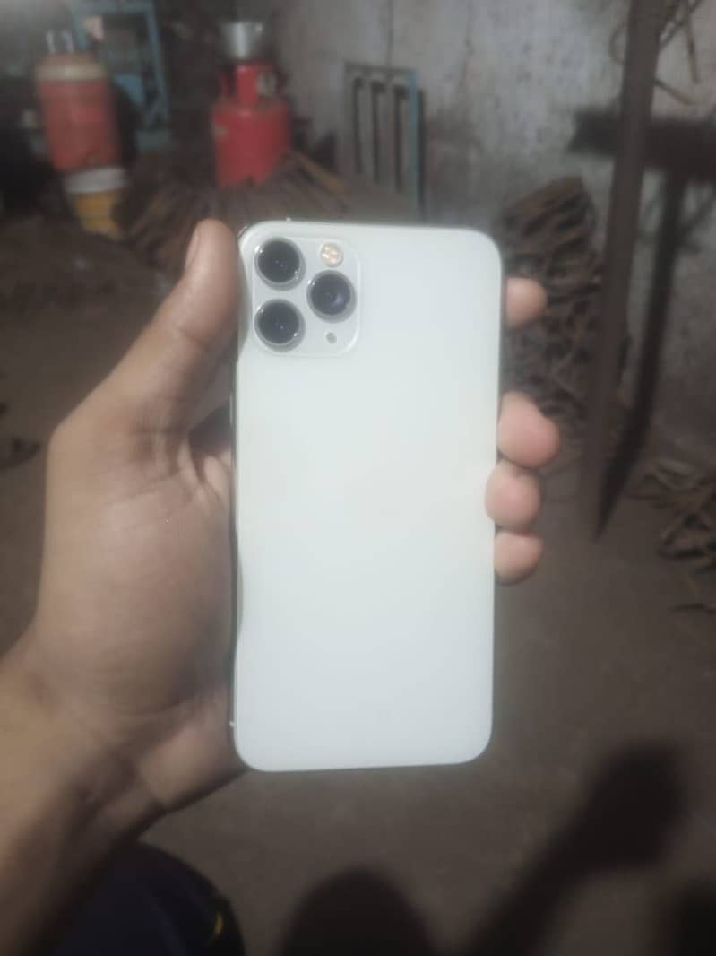 Apple iPhone 11 Pro 0