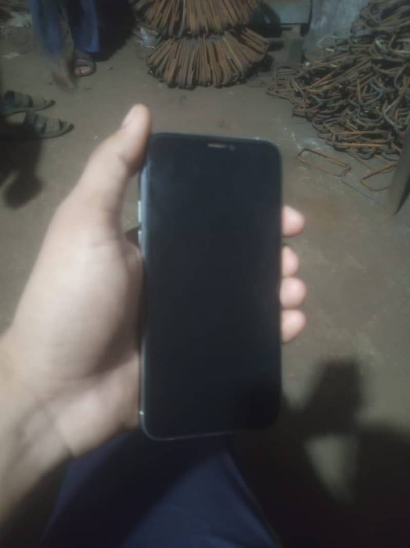 Apple iPhone 11 Pro 2