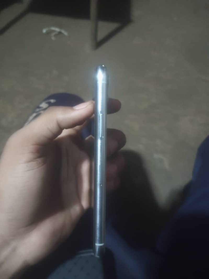 Apple iPhone 11 Pro 3