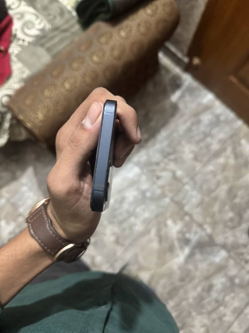 Apple iPhone 12 2