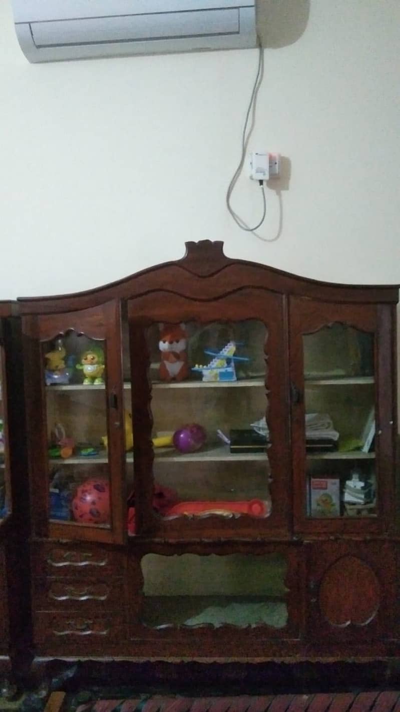 showcase and mirror set 1