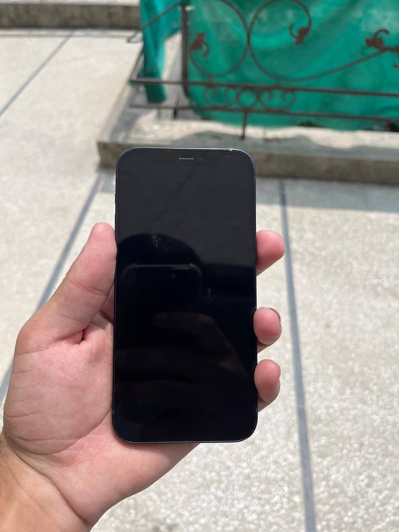 Apple iPhone 12 3