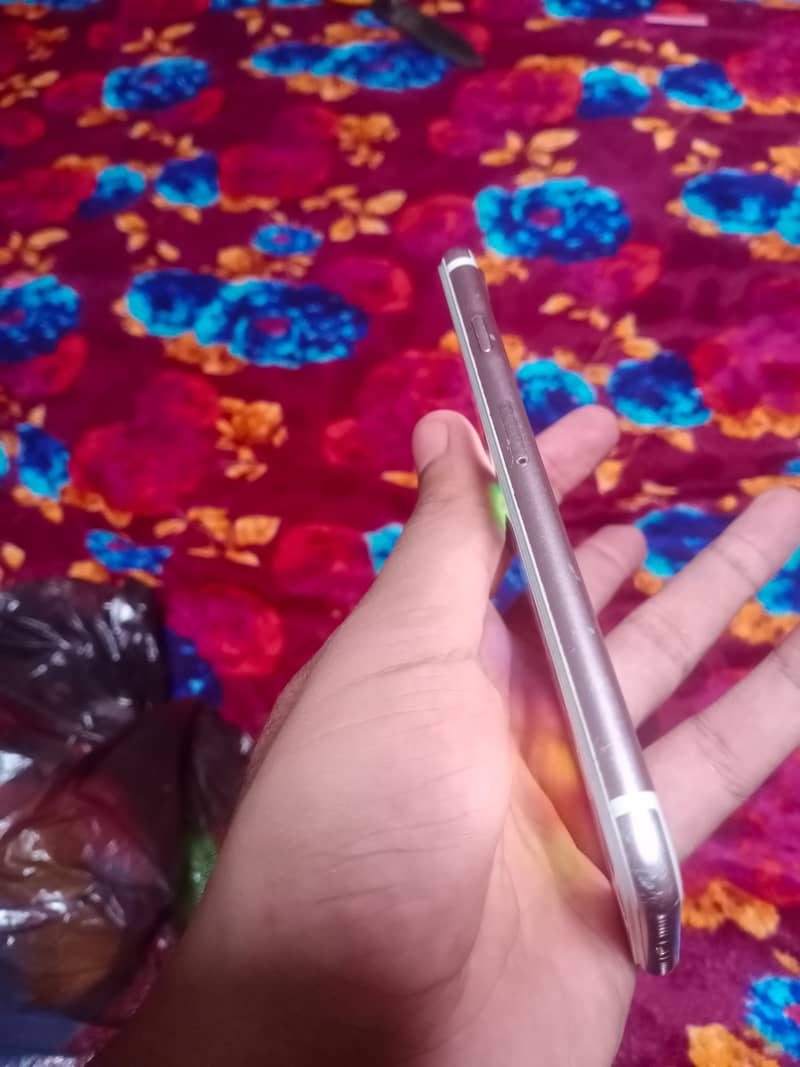 Apple iPhone 7 1