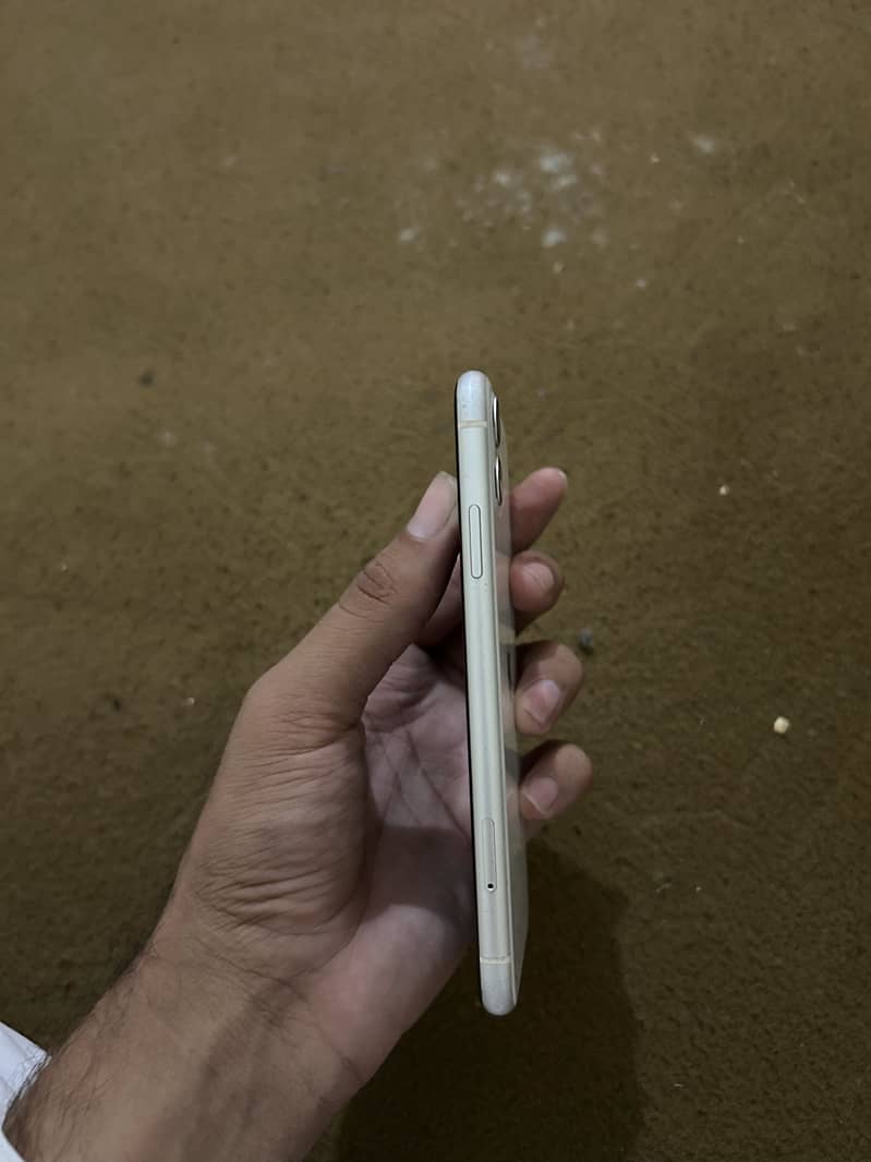 Iphone 11 e sim time avabl 40k 2