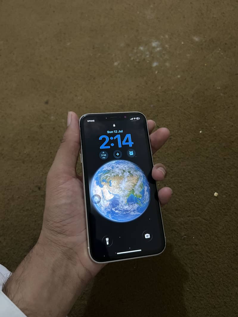 Iphone 11 e sim time avabl 40k 6