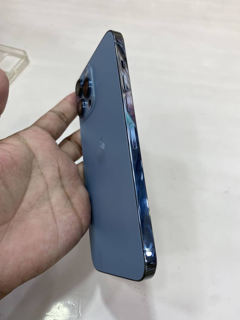 Apple iPhone 13 Pro Max 3