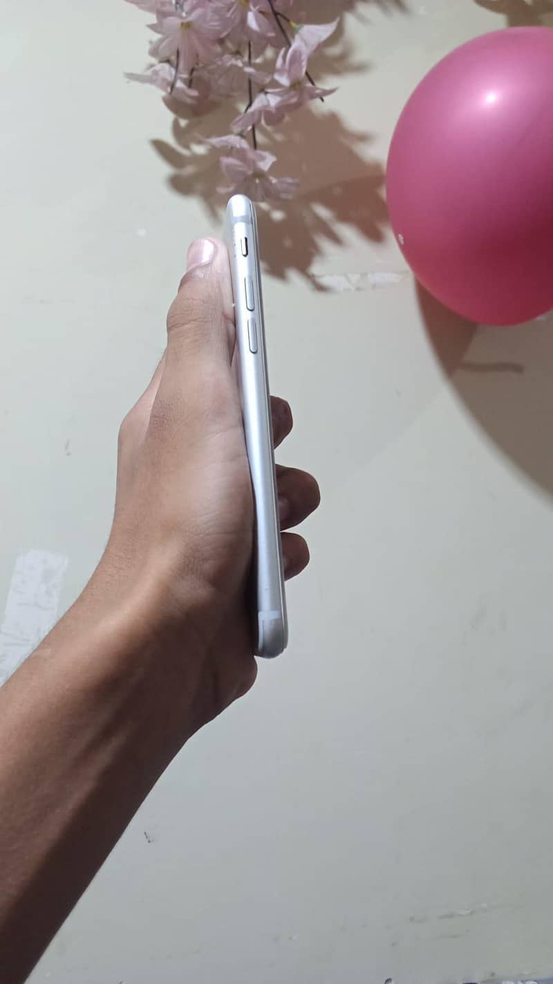 Apple iPhone 7 2