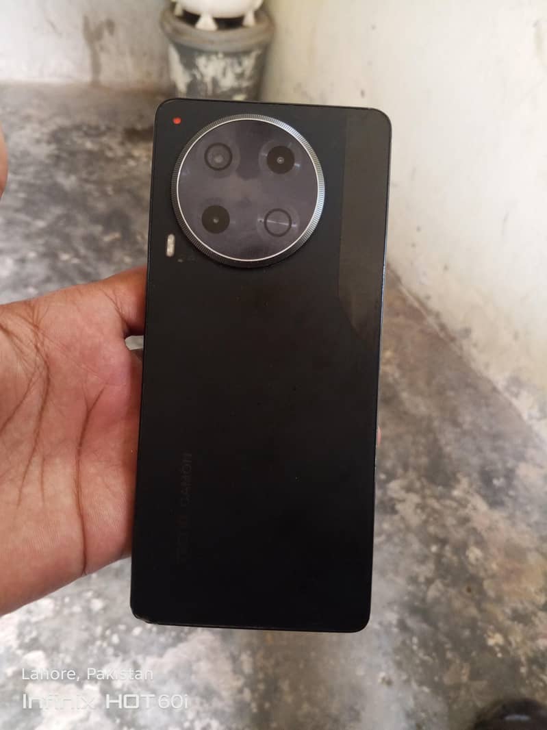 Tecno CAMON 30 1