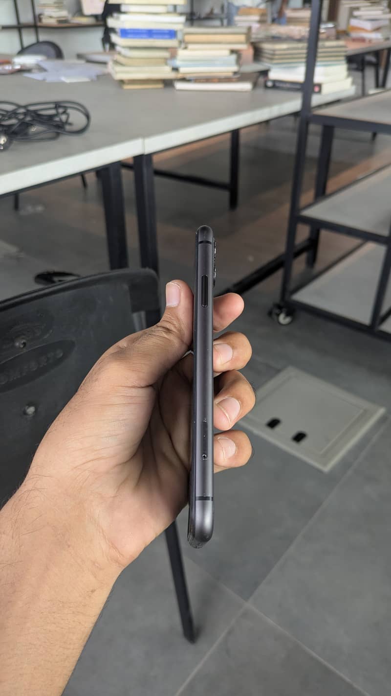 Apple iPhone 11 5