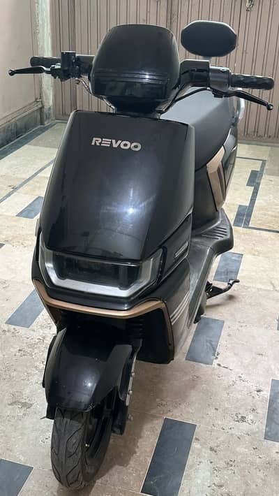 REVOO A12 Scooty PERFECT conditions
