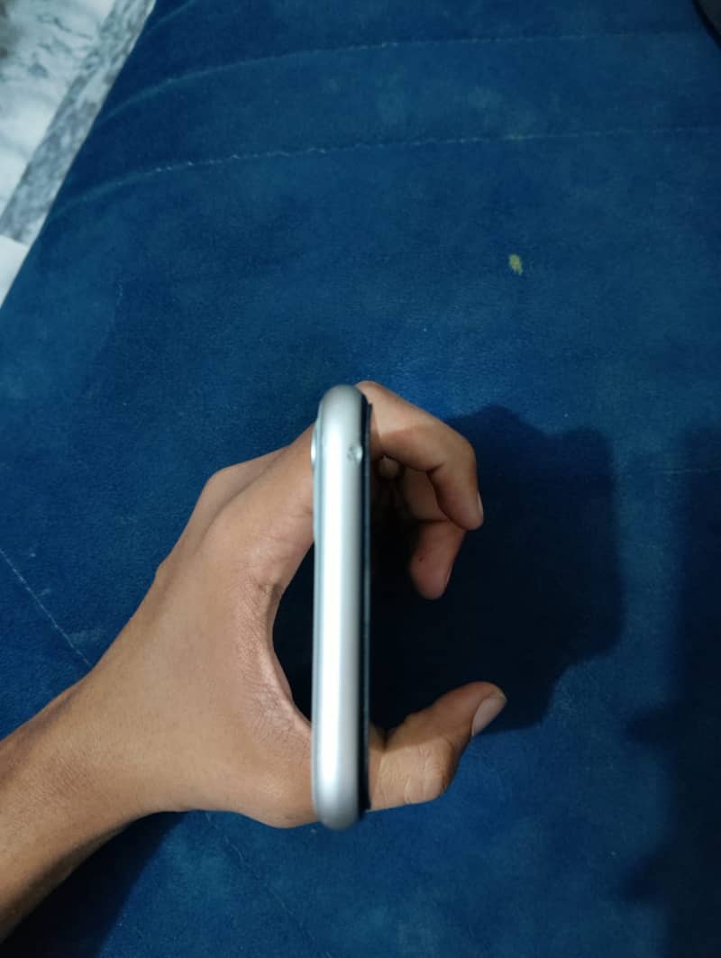 Apple iPhone 11 5