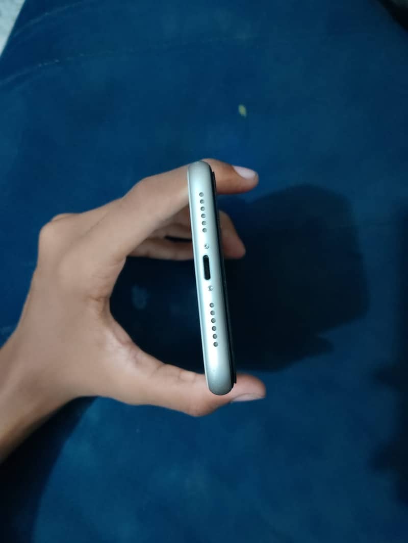 Apple iPhone 11 6
