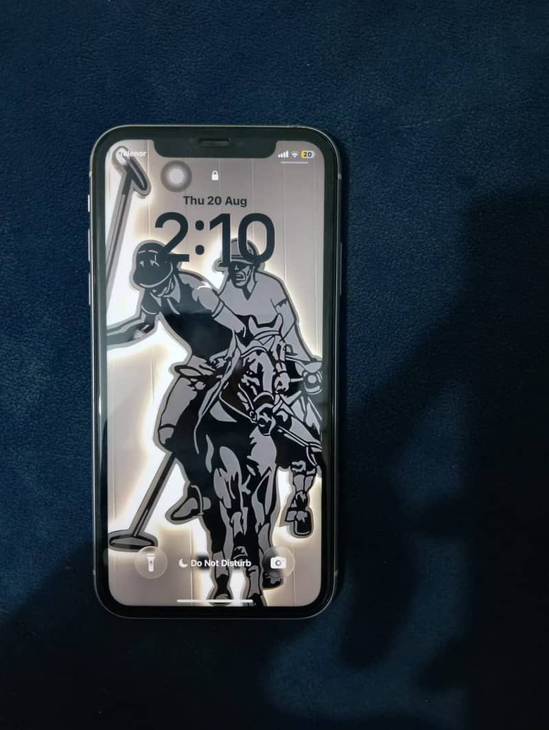 Apple iPhone 11 7