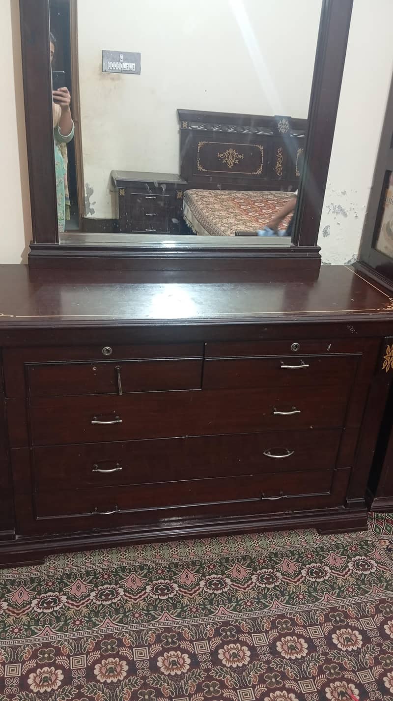 Dressing Table 0