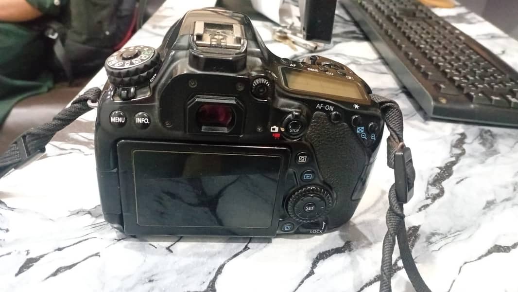 Canon 80d 3