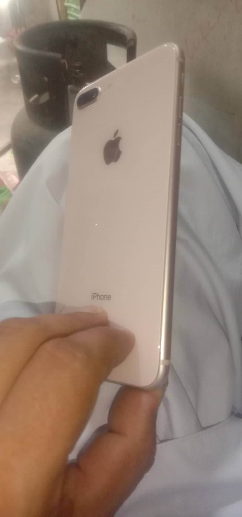 Apple iPhone 8 Plus 1