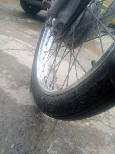 bike mai koi kam ni hai 17 model hai jo pic mai hai wahi chz. hai i