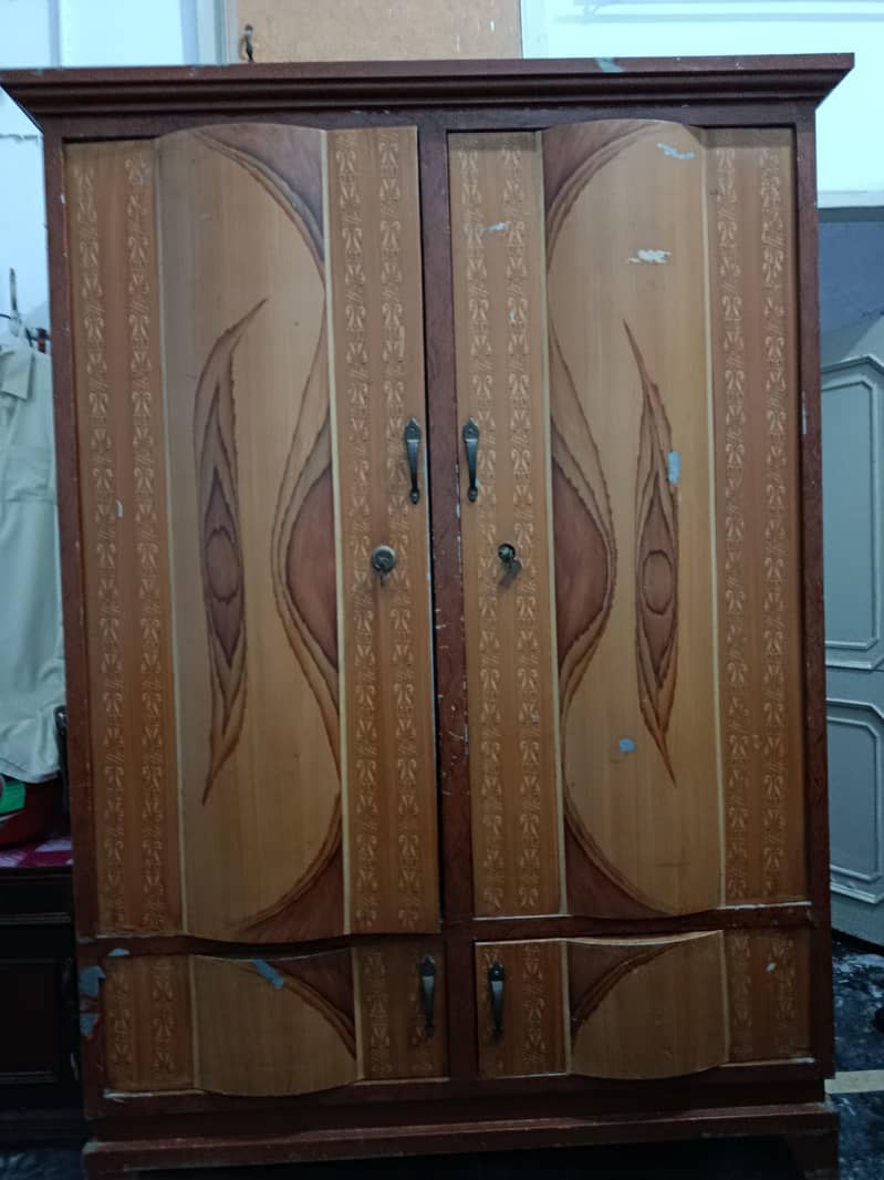 wardrobe 0