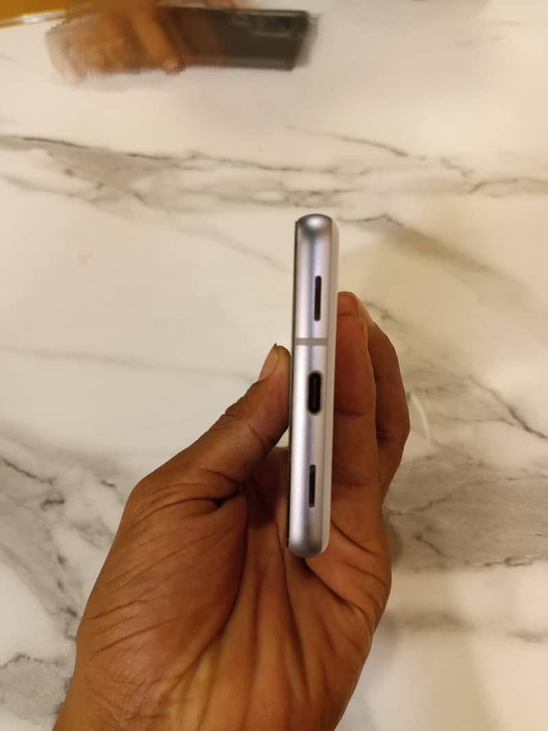 Google Pixel 7a 5