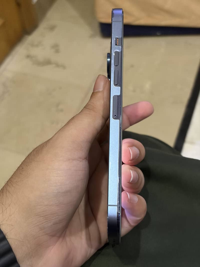 Apple iPhone 13 Pro Max 4