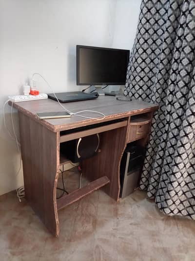 Computer Table