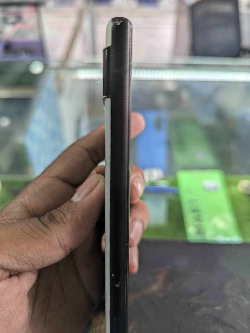 Google Pixel 6a 5
