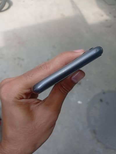 Apple iPhone 11 WITH BOX FU 64GB WATERPACK ALL OK