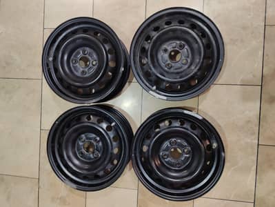Toyota Yaris original wheels 15 inch