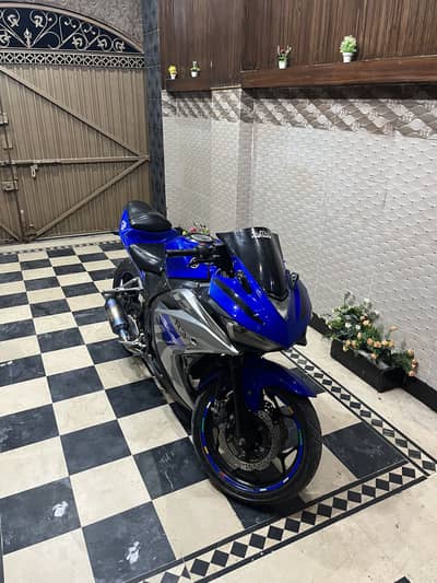 Yamaha r3 replica