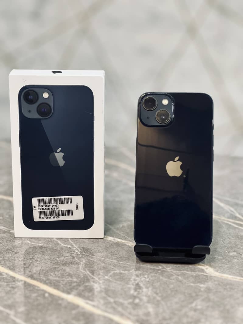 Apple iPhone 13 0