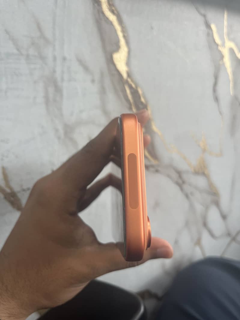 Apple iPhone 17 Pro Max 2